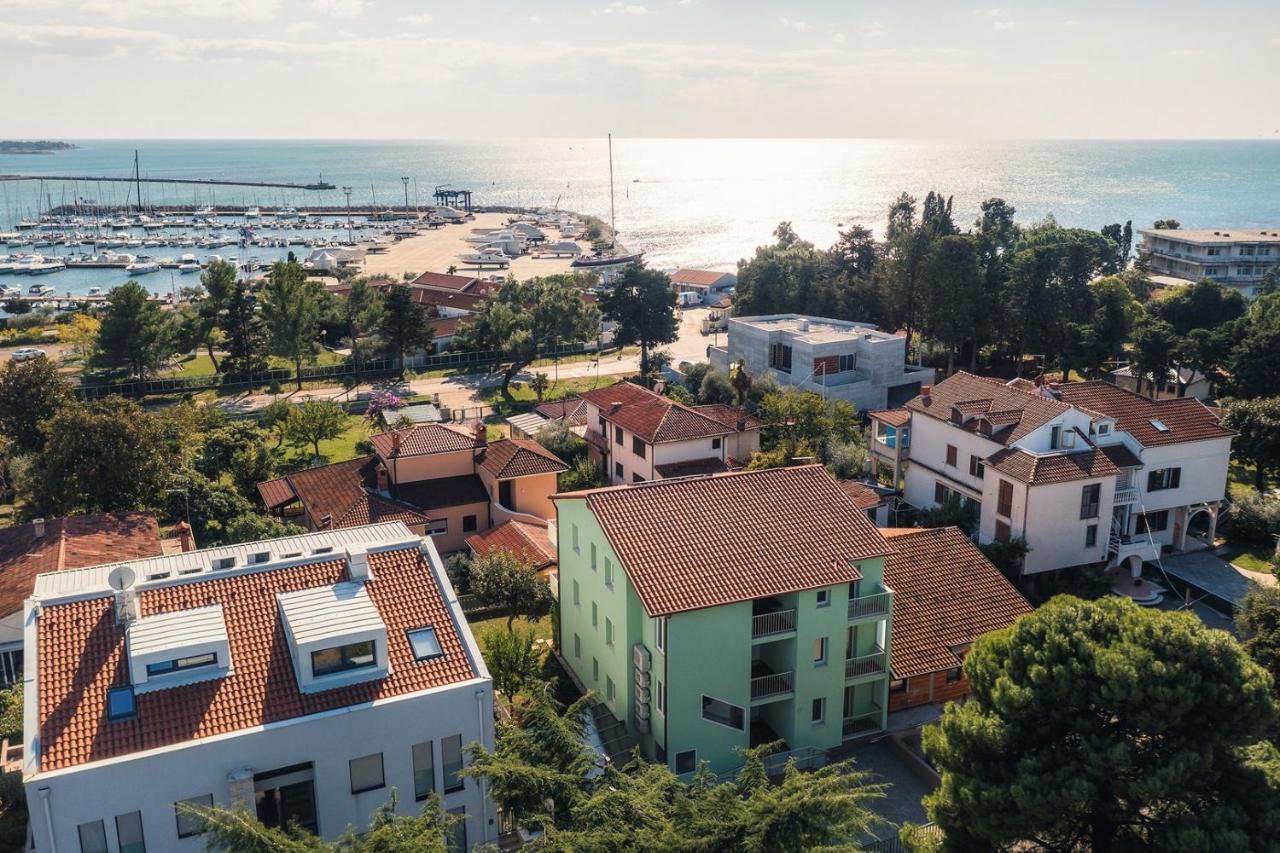 Andrea House With Apartments Umag Buitenkant foto