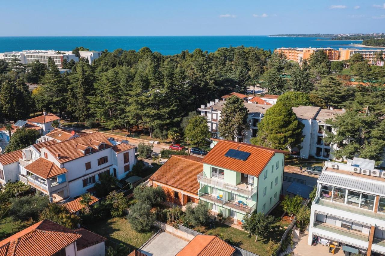Andrea House With Apartments Umag Buitenkant foto
