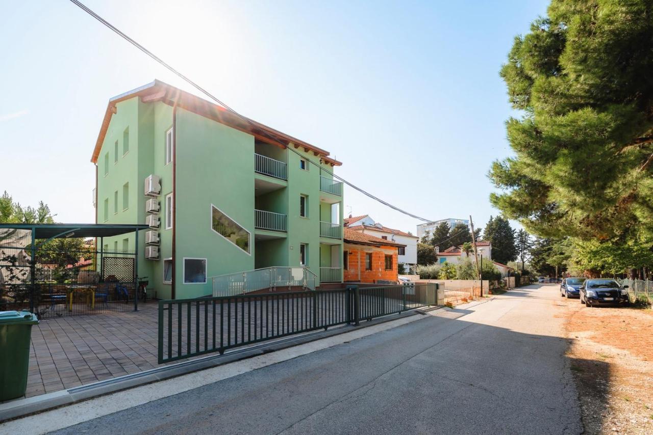 Andrea House With Apartments Umag Buitenkant foto