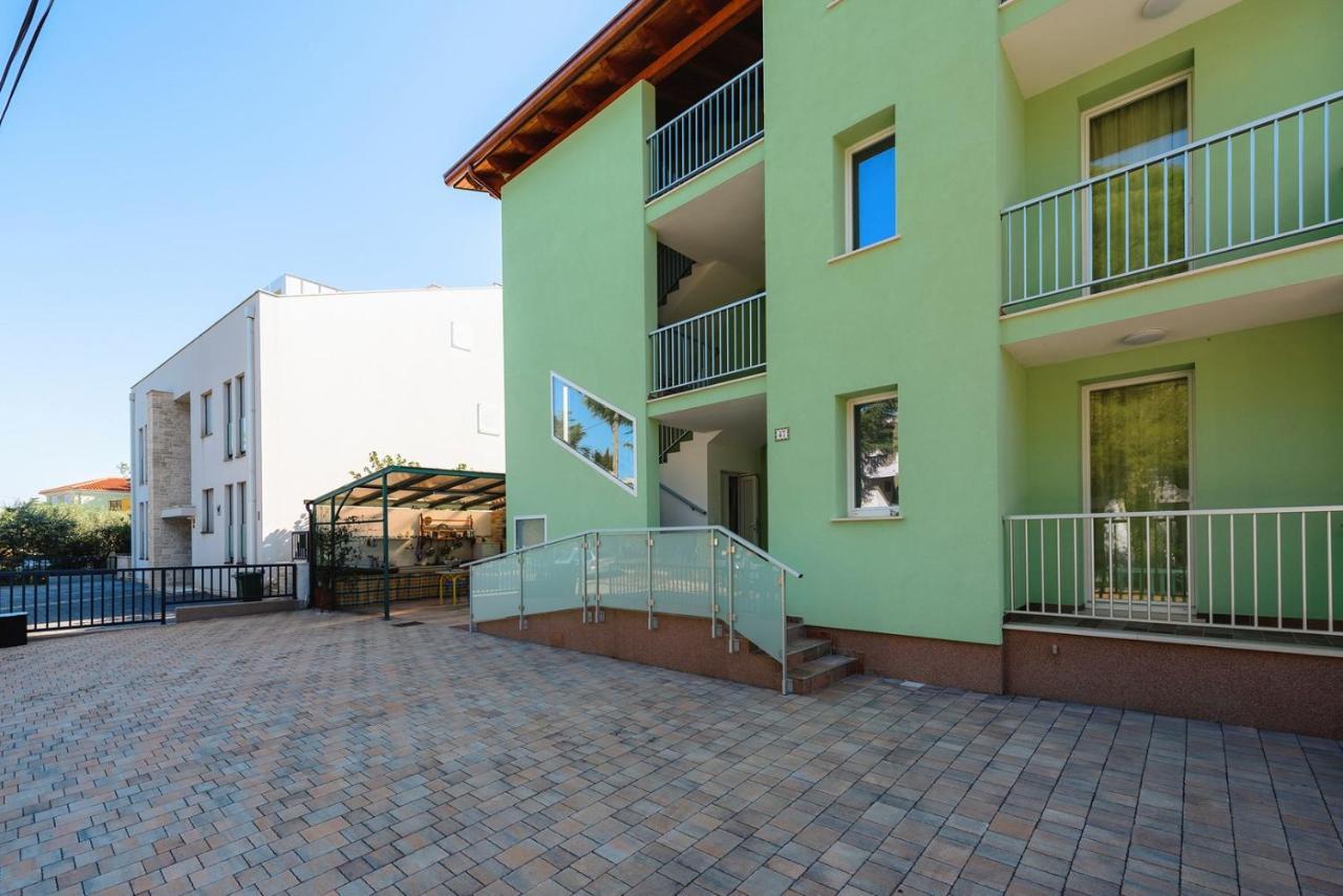 Andrea House With Apartments Umag Buitenkant foto