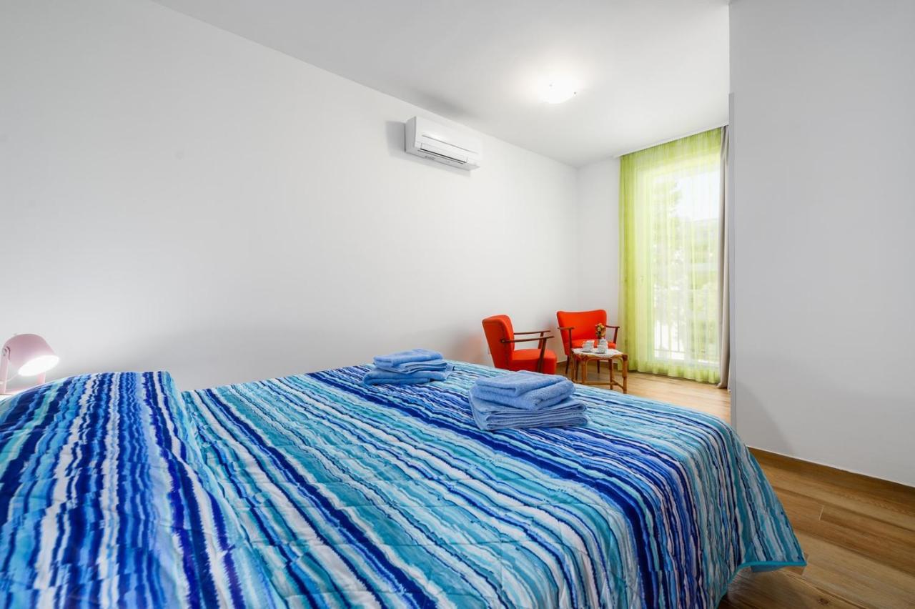 Andrea House With Apartments Umag Buitenkant foto