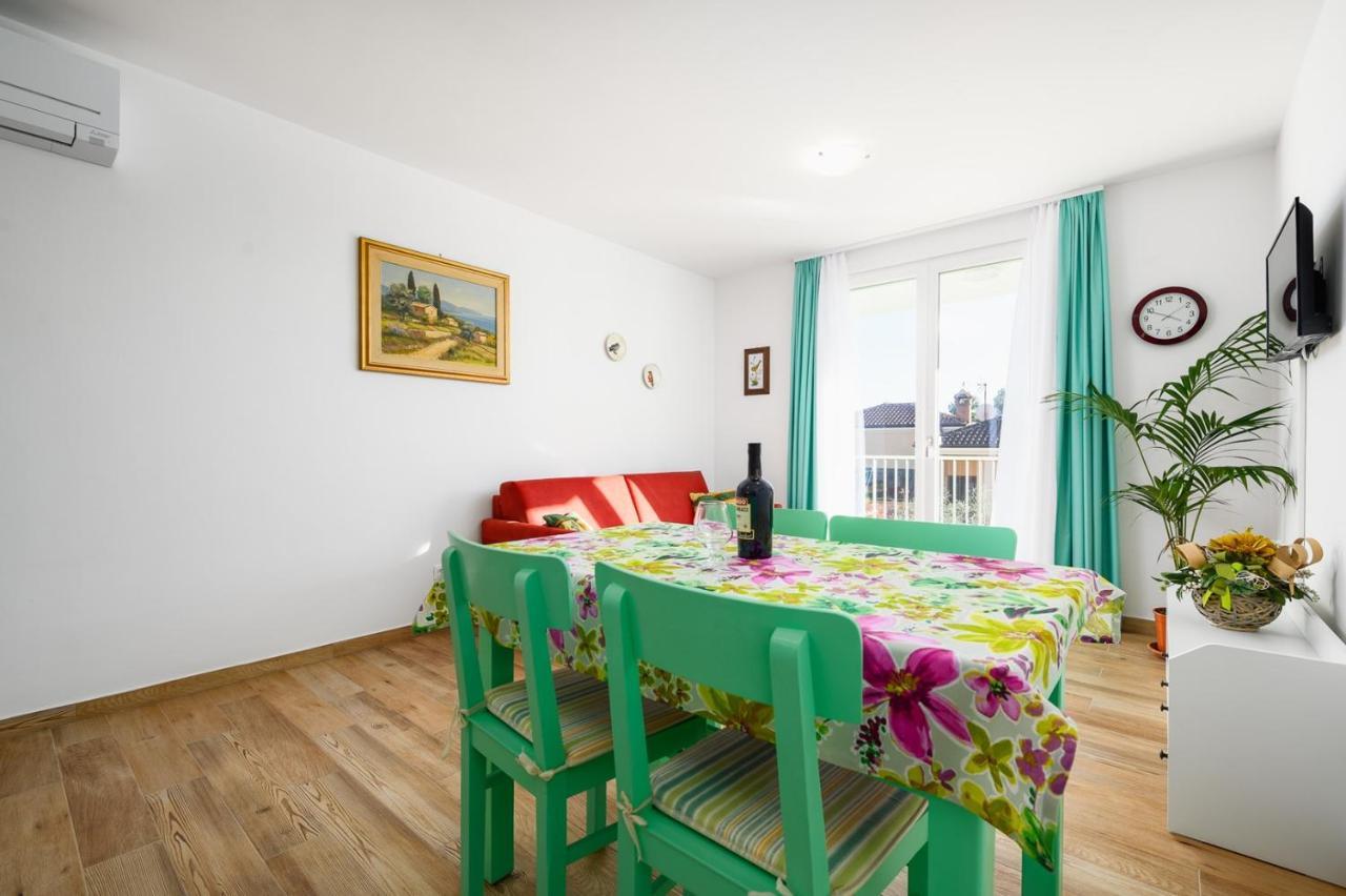 Andrea House With Apartments Umag Buitenkant foto