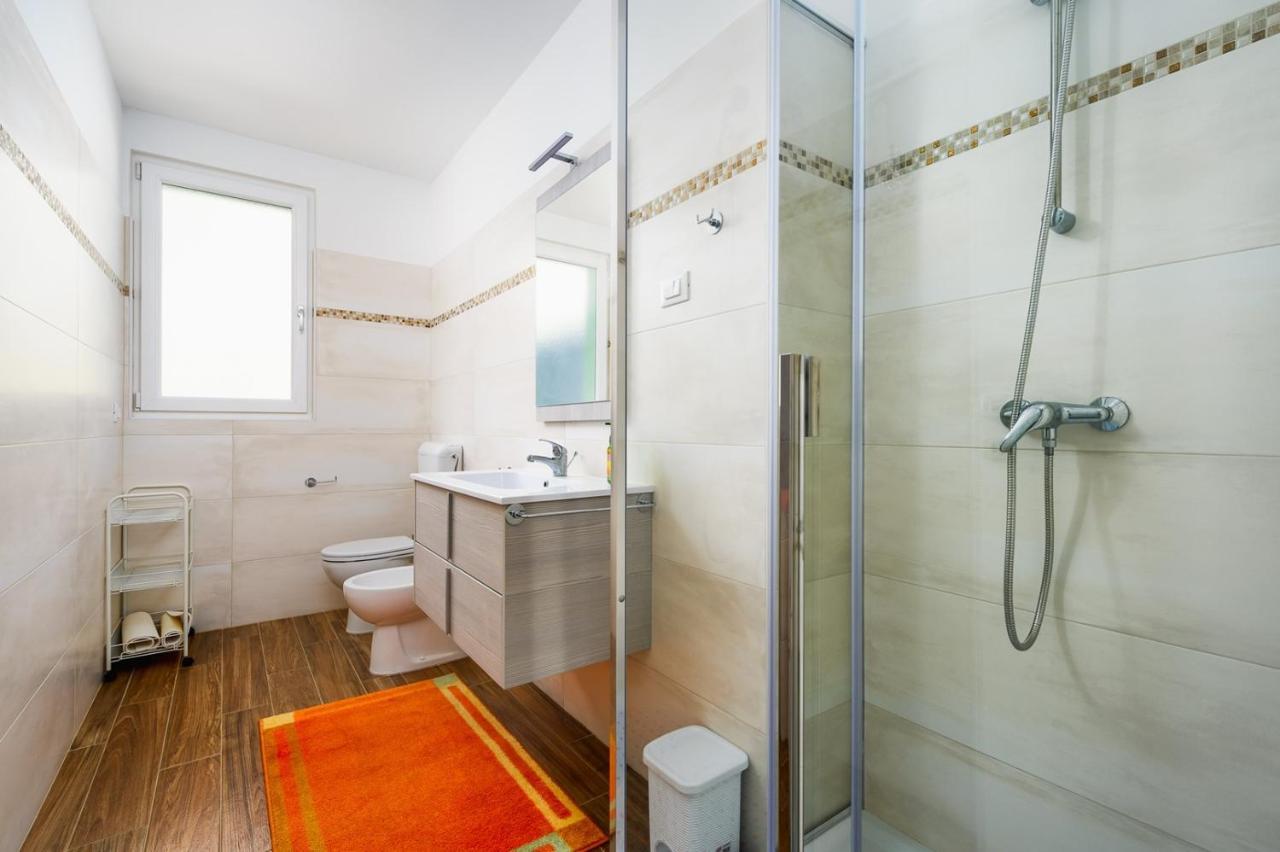 Andrea House With Apartments Umag Buitenkant foto