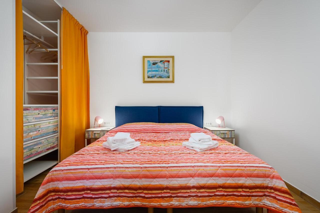 Andrea House With Apartments Umag Buitenkant foto