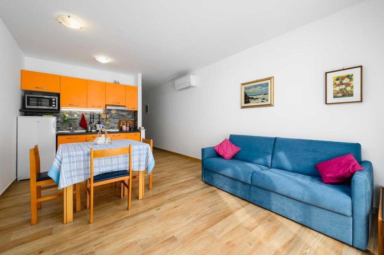Andrea House With Apartments Umag Buitenkant foto