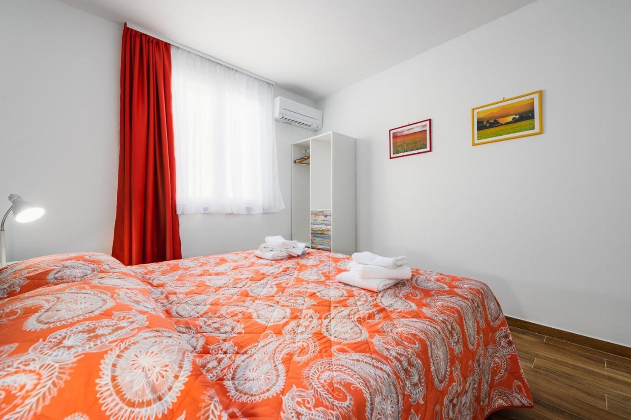 Andrea House With Apartments Umag Buitenkant foto