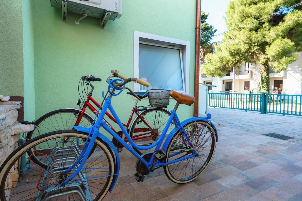 Andrea House With Apartments Umag Buitenkant foto