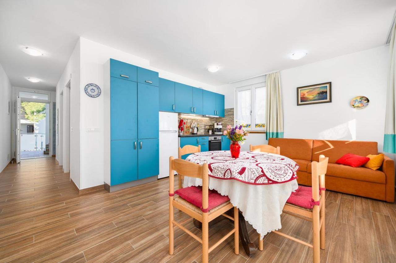 Andrea House With Apartments Umag Buitenkant foto