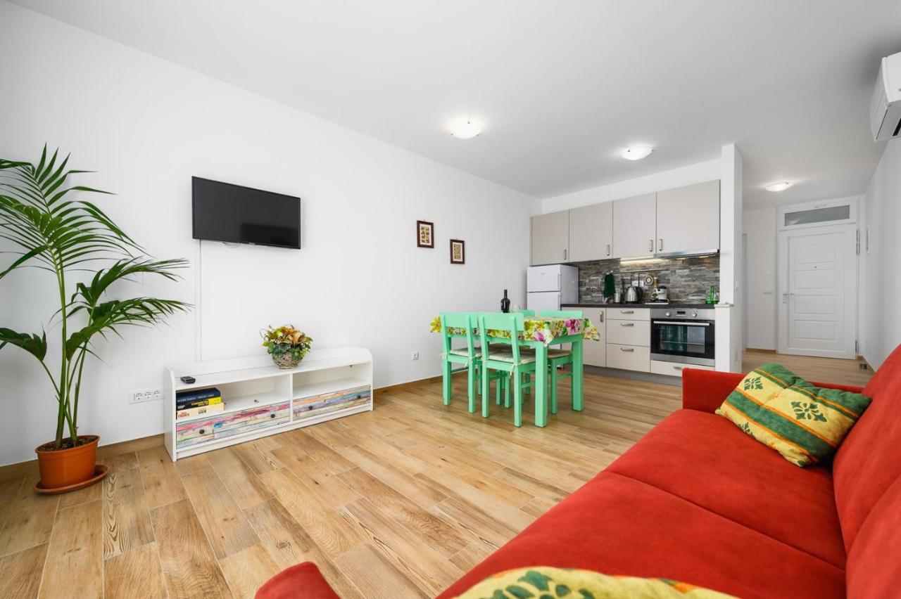 Andrea House With Apartments Umag Buitenkant foto