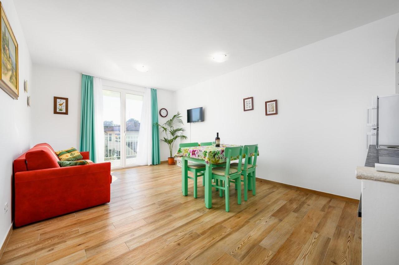 Andrea House With Apartments Umag Buitenkant foto