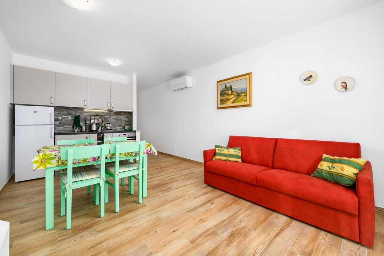 Andrea House With Apartments Umag Buitenkant foto