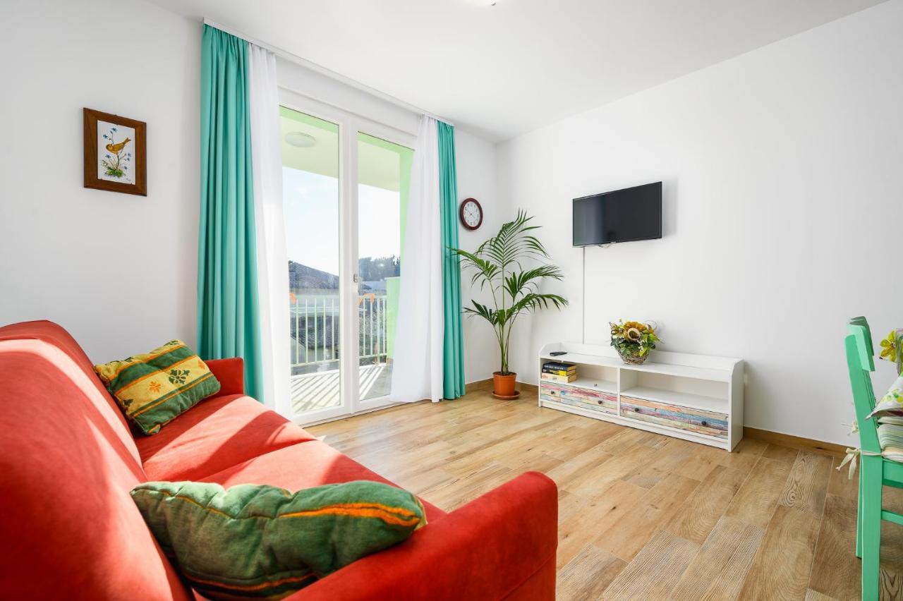 Andrea House With Apartments Umag Buitenkant foto